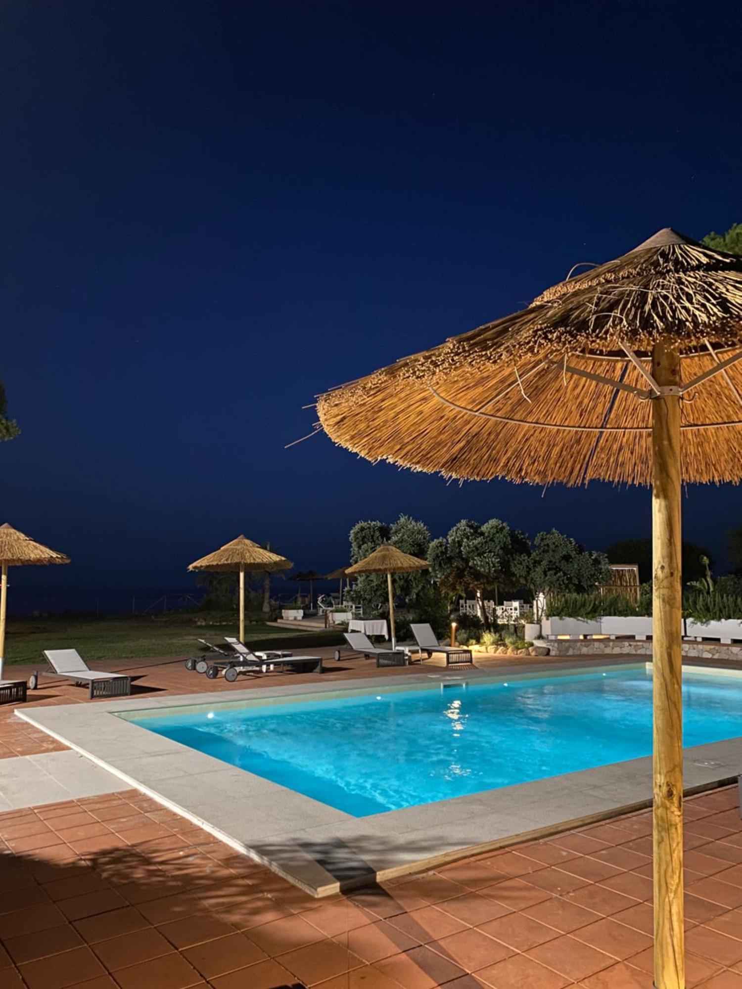 Hotel Mare Pineta Santa Margherita di Pula Exterior photo