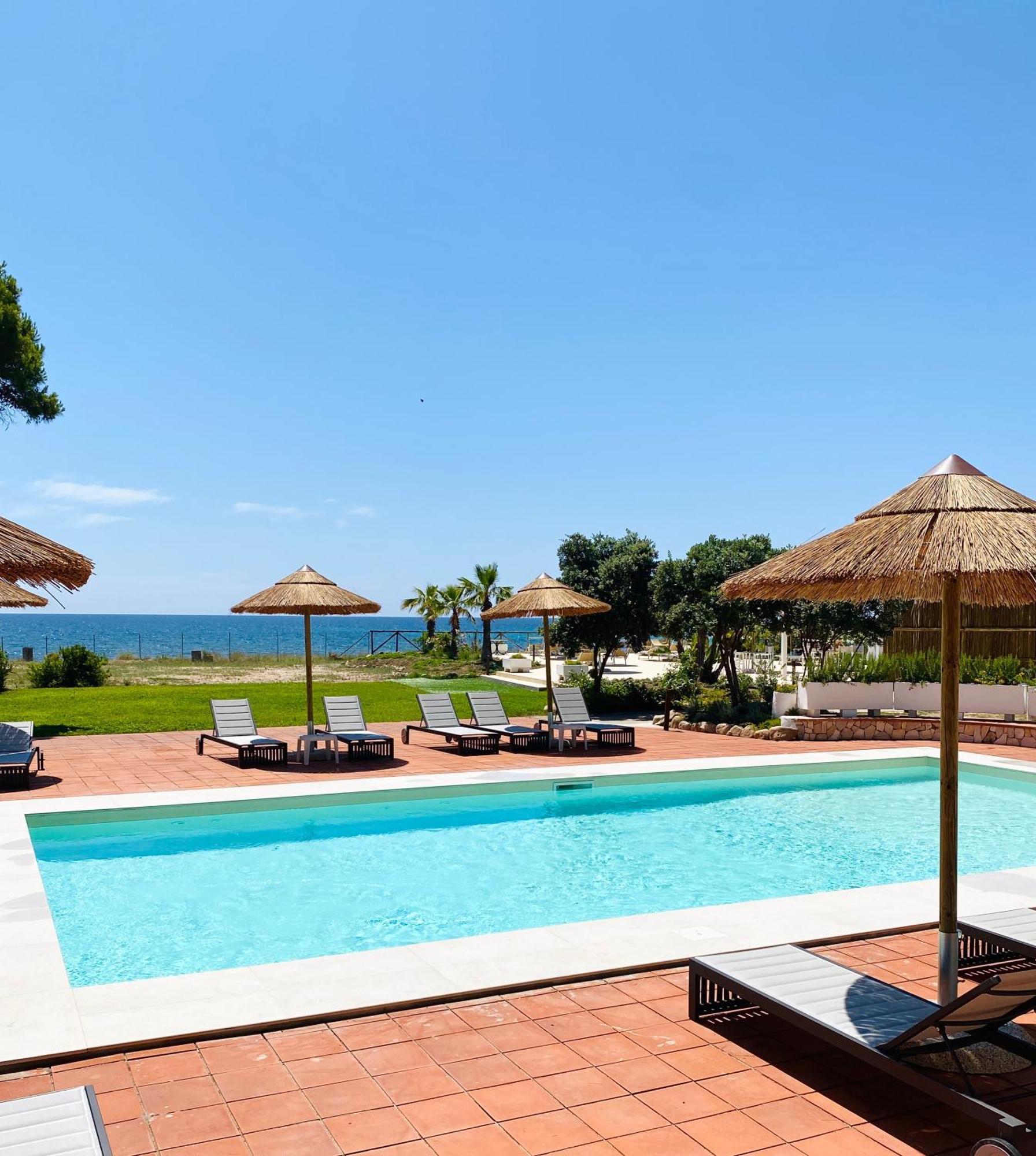 Hotel Mare Pineta Santa Margherita di Pula Exterior photo